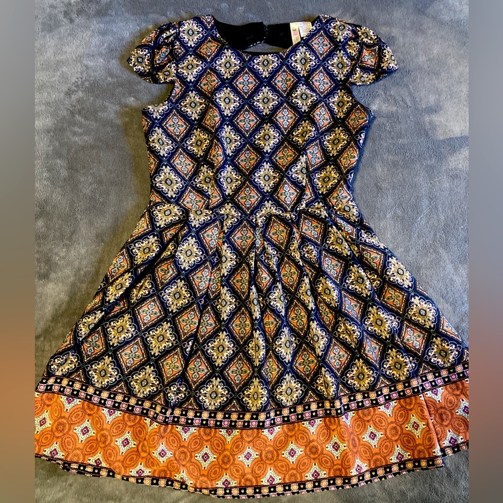 Adorable print dress!
